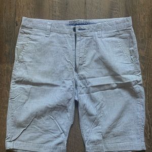 Mens Kenneth Cole Reaction, size 34, white and blue pinstripe shorts